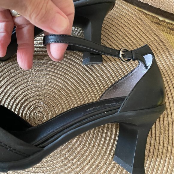 Westies Black Eugenerr Ankle Strap Flare heeled pumps~7 1/2 M - Picture 4 of 14